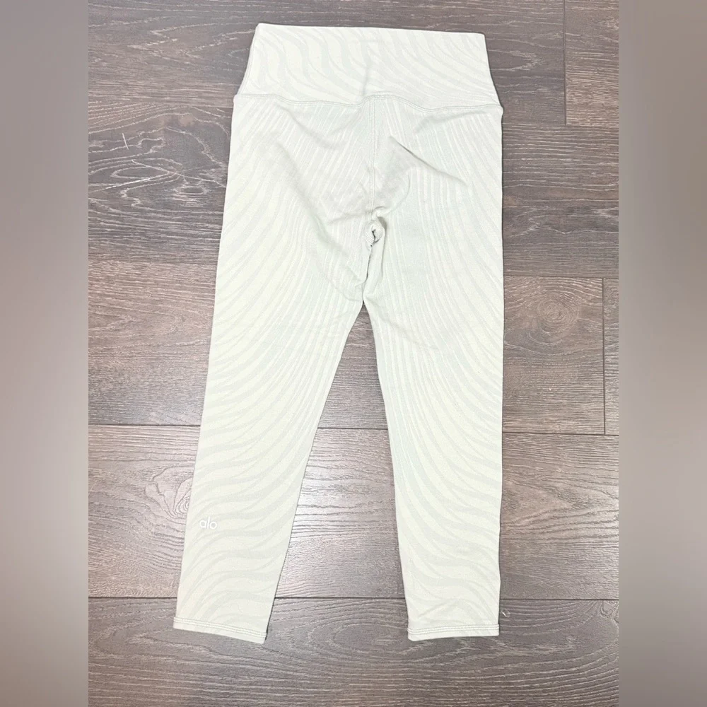 ALO Yoga sleek stylish